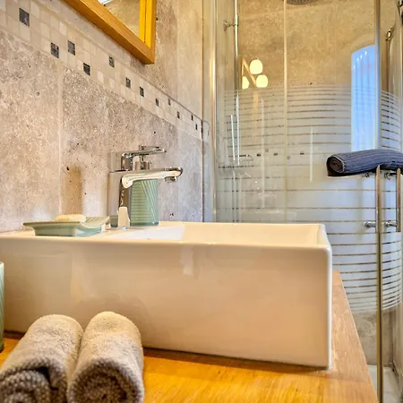 Les 5 Arches - Adult Only Sisco