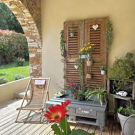 Les 5 Arches - Adult Only Bed & Breakfast